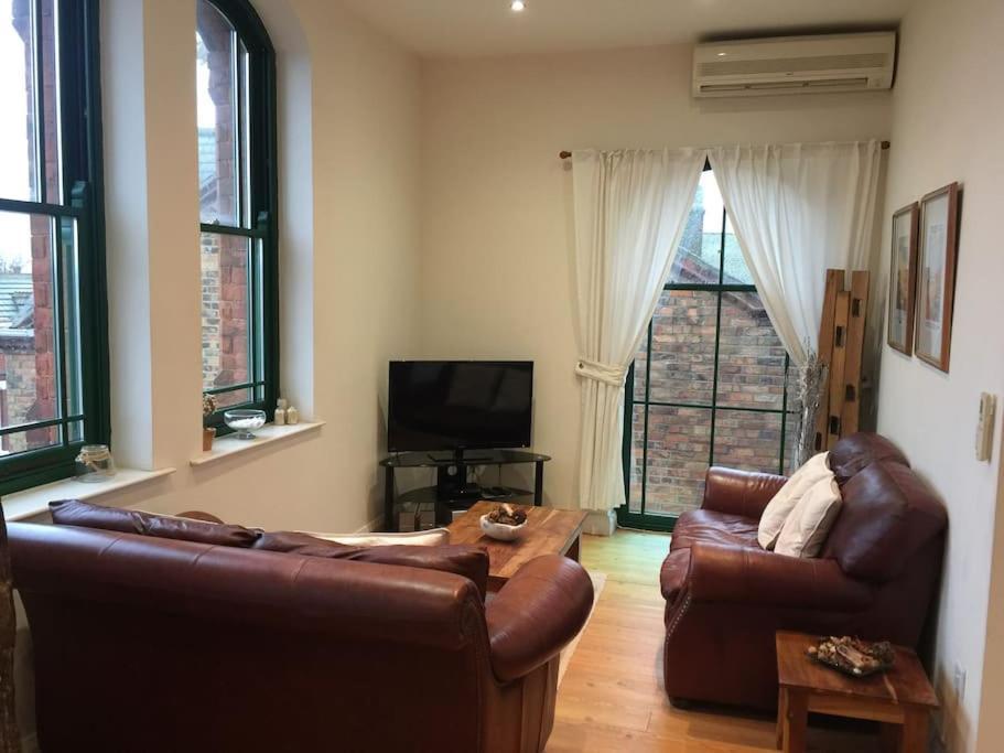 Converted Chapel Filey Floor To Ceiling Arch Window Экстерьер фото