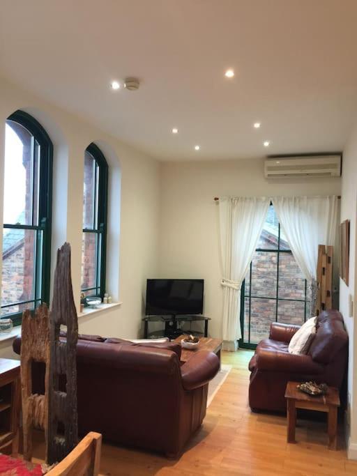 Converted Chapel Filey Floor To Ceiling Arch Window Экстерьер фото
