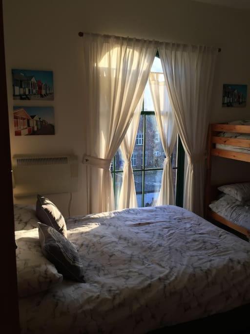 Converted Chapel Filey Floor To Ceiling Arch Window Экстерьер фото