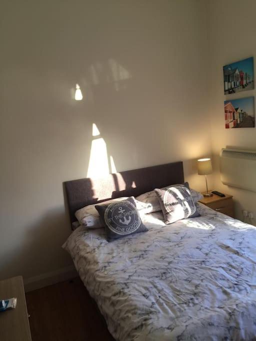 Converted Chapel Filey Floor To Ceiling Arch Window Экстерьер фото